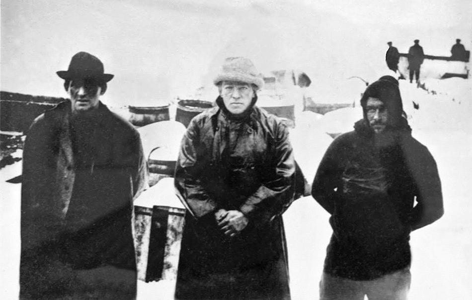 Nach ihrer Ankunft in Stromness erhielten Shackleton, Crean und Worsley zuerst ein Bad und neue Kleidung. Danach holte ein Schiff die beiden zurÃ¼ckgebliebenen Mitglieder in der King Haakon Bucht ab.