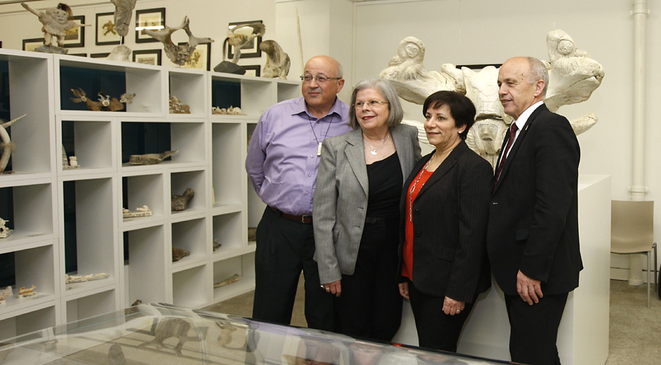 Hoher Besuch in der Gallery Cerny in Bern, v.l.n.r. Peter Cerny, Martha Cerny, Roberta Santi - Botschafterin von Kanada, Ueli Maurer - Bundespräsident der Schweiz.